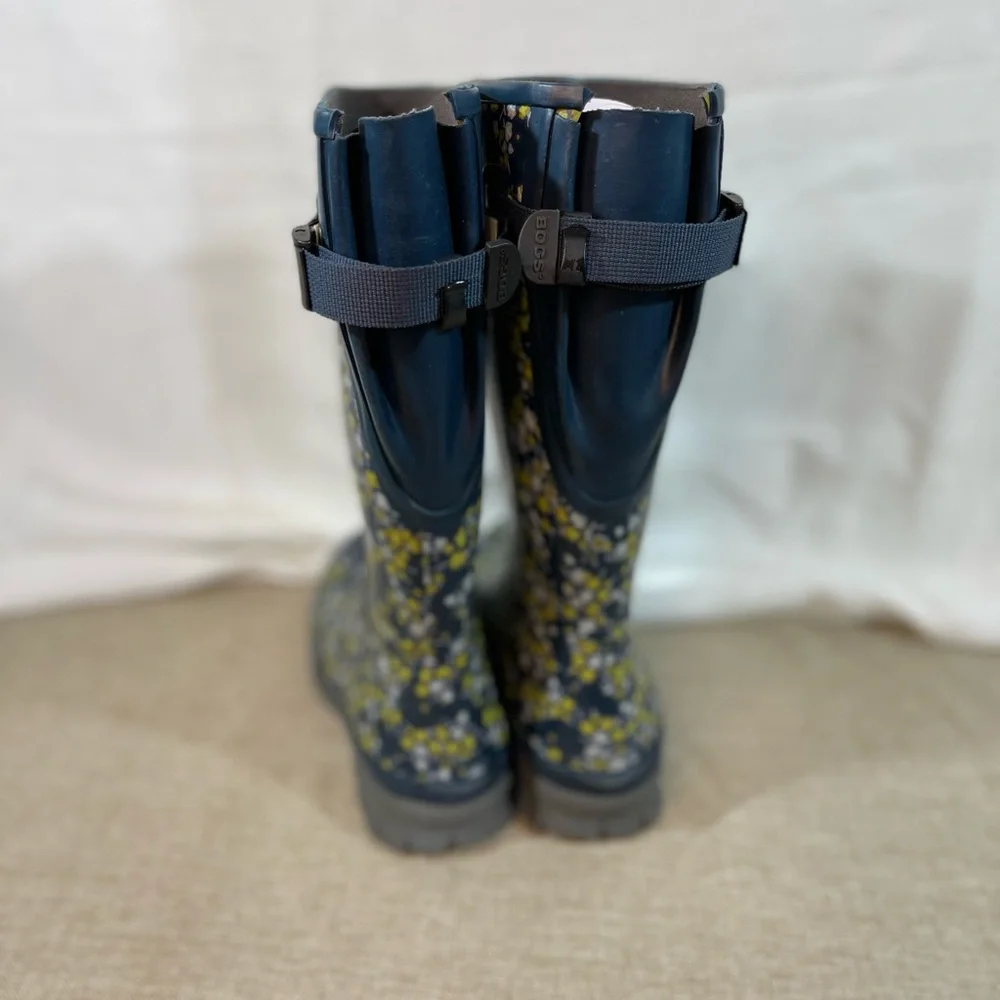 BOGS Womens Amelia Navy and Multi Color Floral Tall Rain Booโฆ - Picture 4 of 10